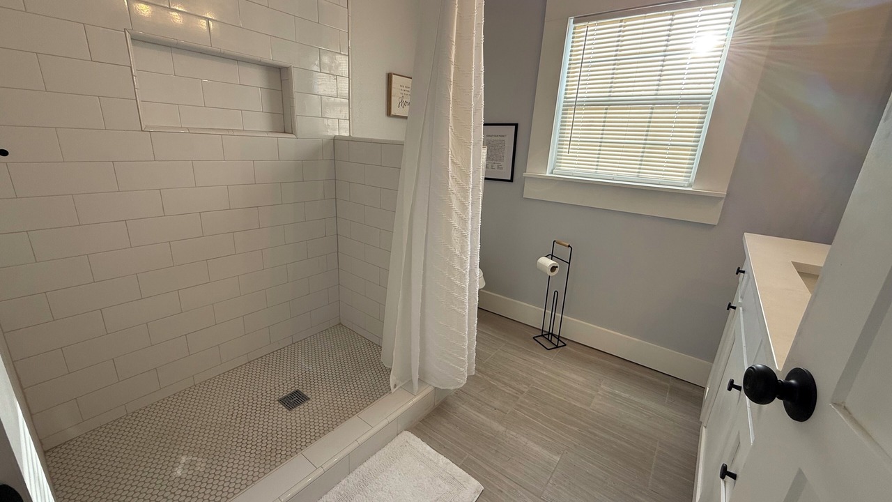 Photo of Bathroom in Government Hill