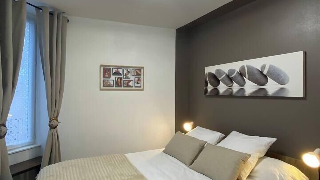 Photo of Bedroom in Saint-Amand-en-Puisaye