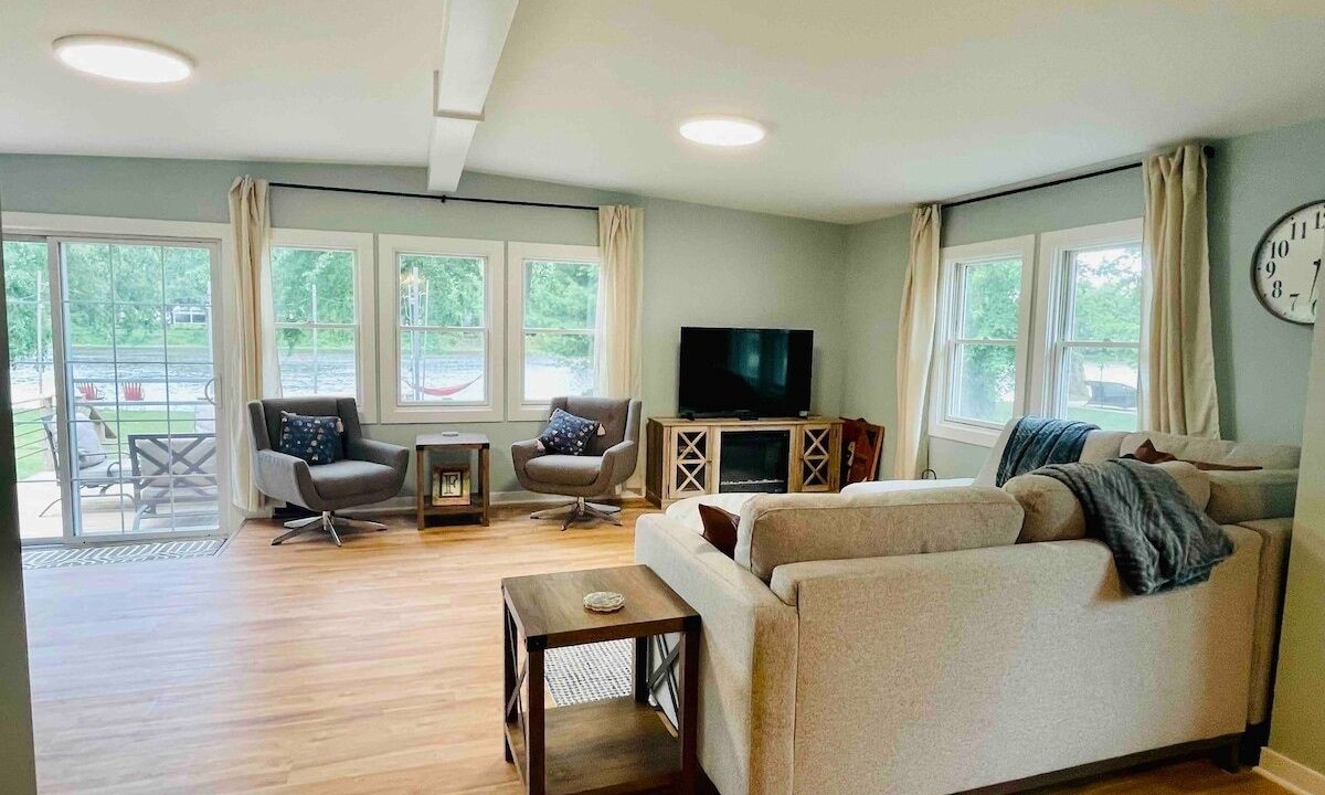 Photo of Livingroom in Momence