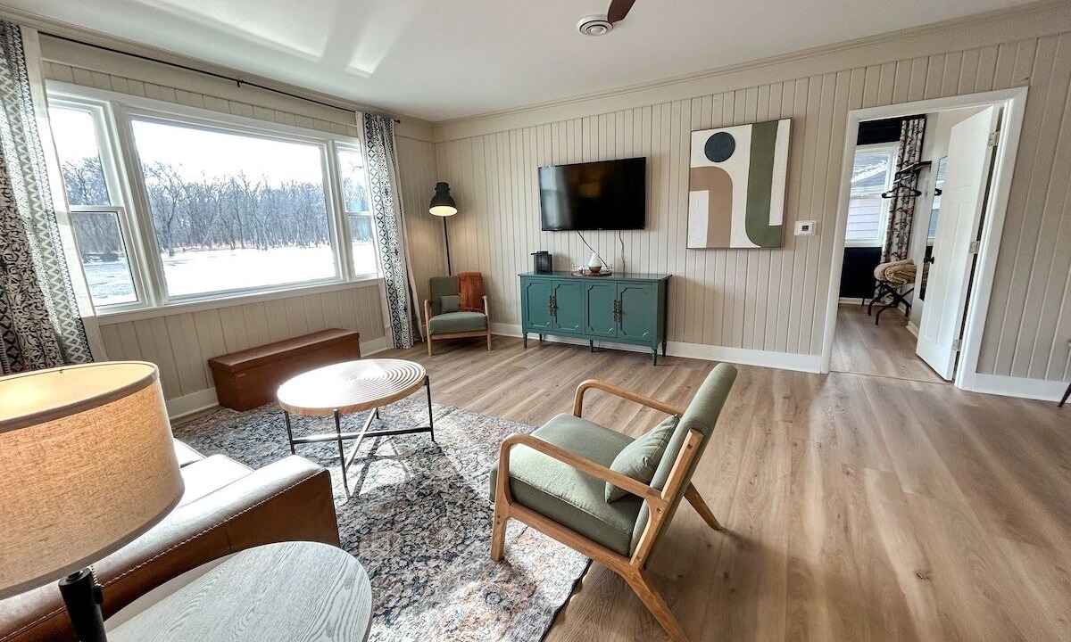 Photo of Livingroom in Thayer