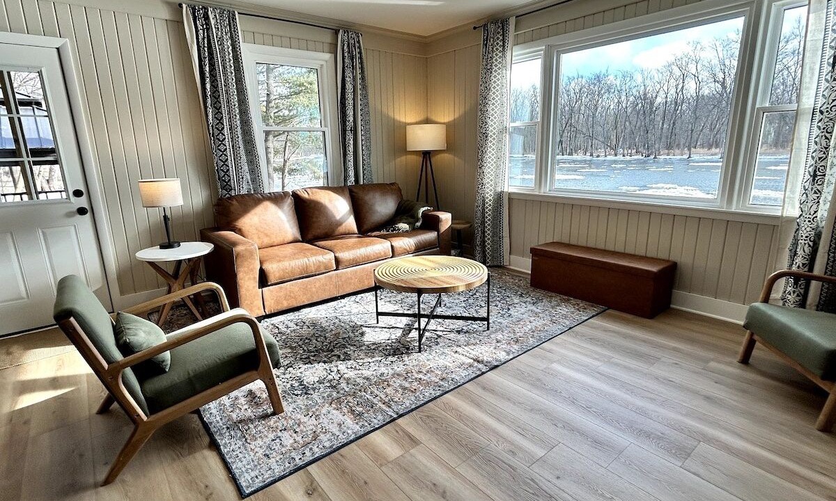 Photo of Livingroom in Thayer