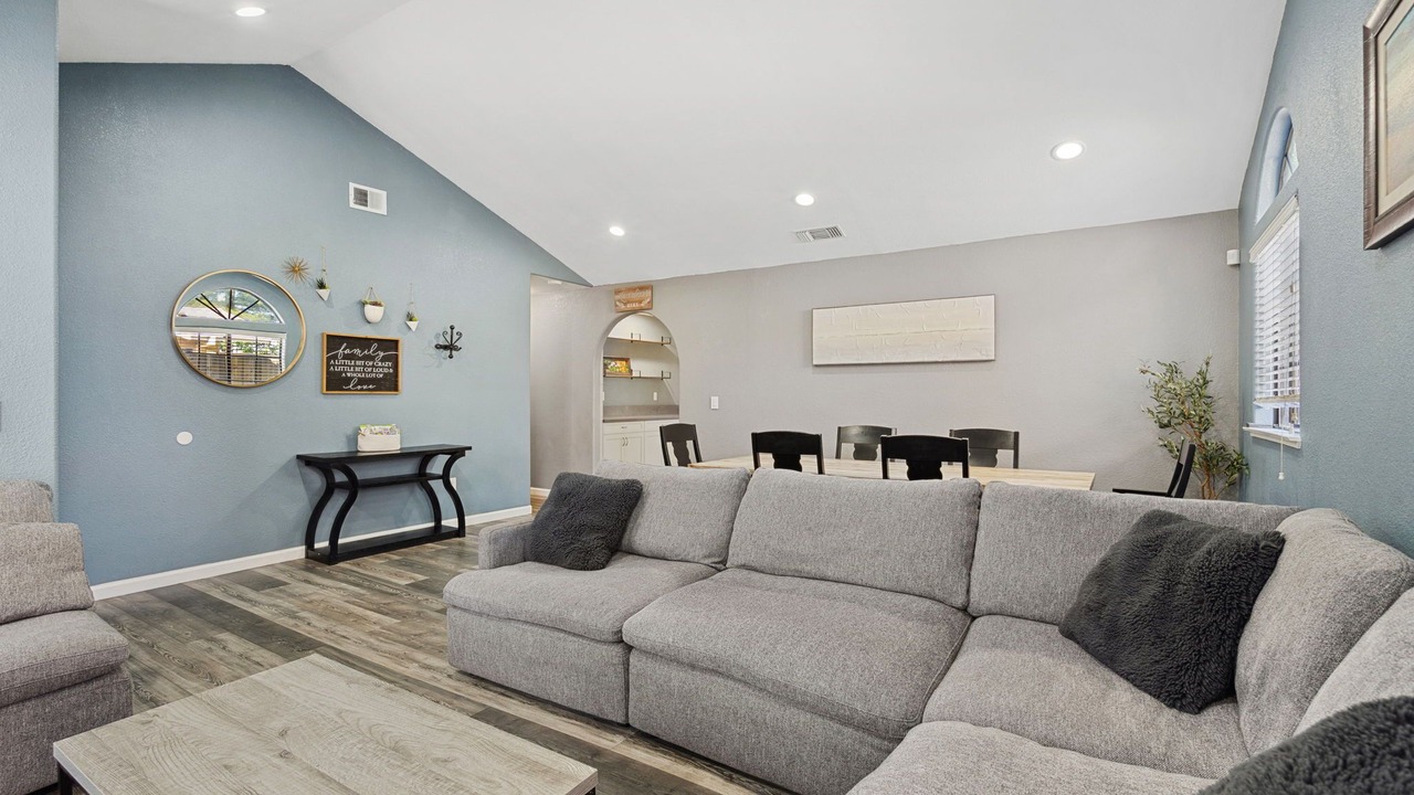 Photo of Livingroom in South Natomas