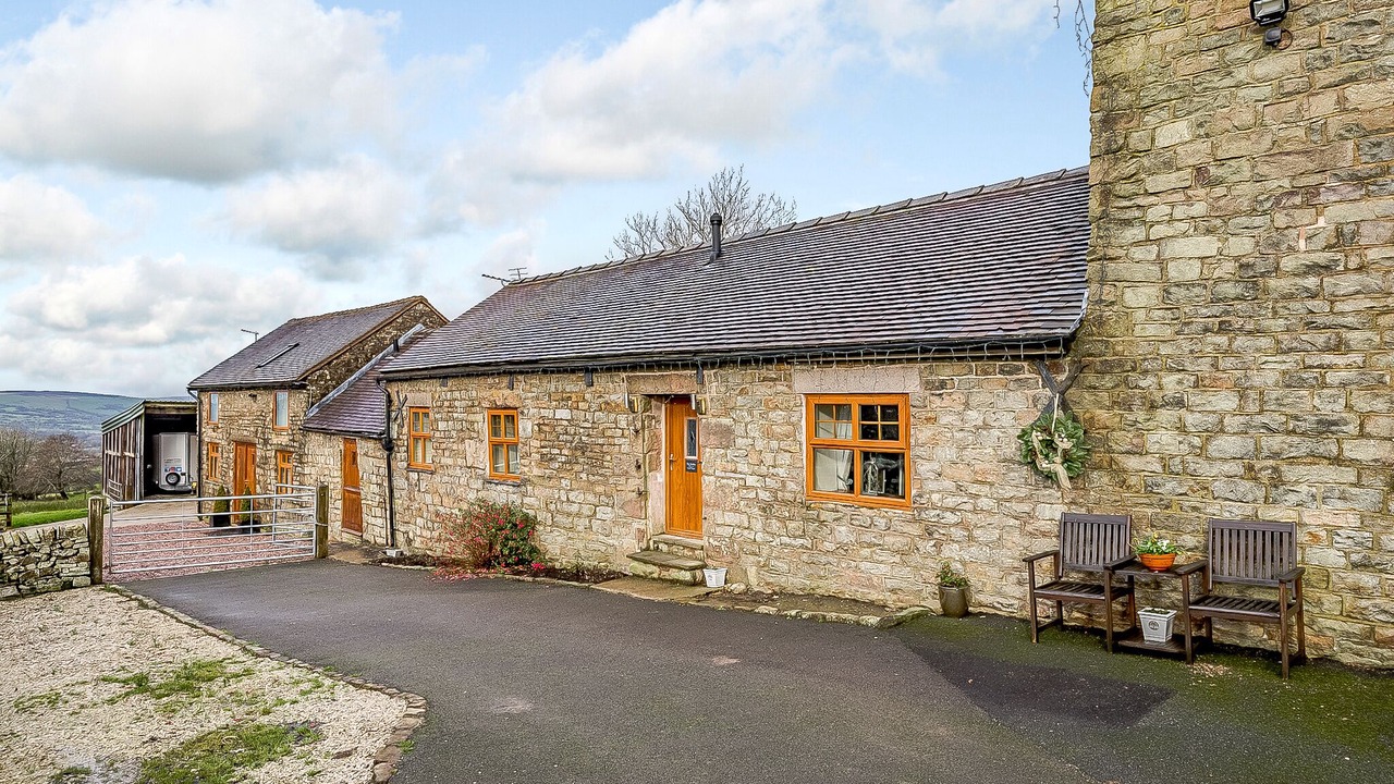 Photo of Others in Leek