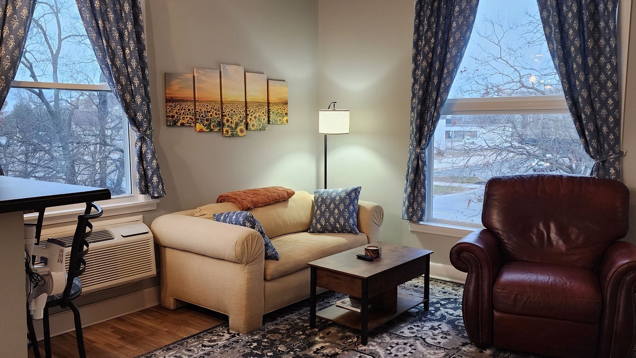 Photo of Livingroom in Downtown