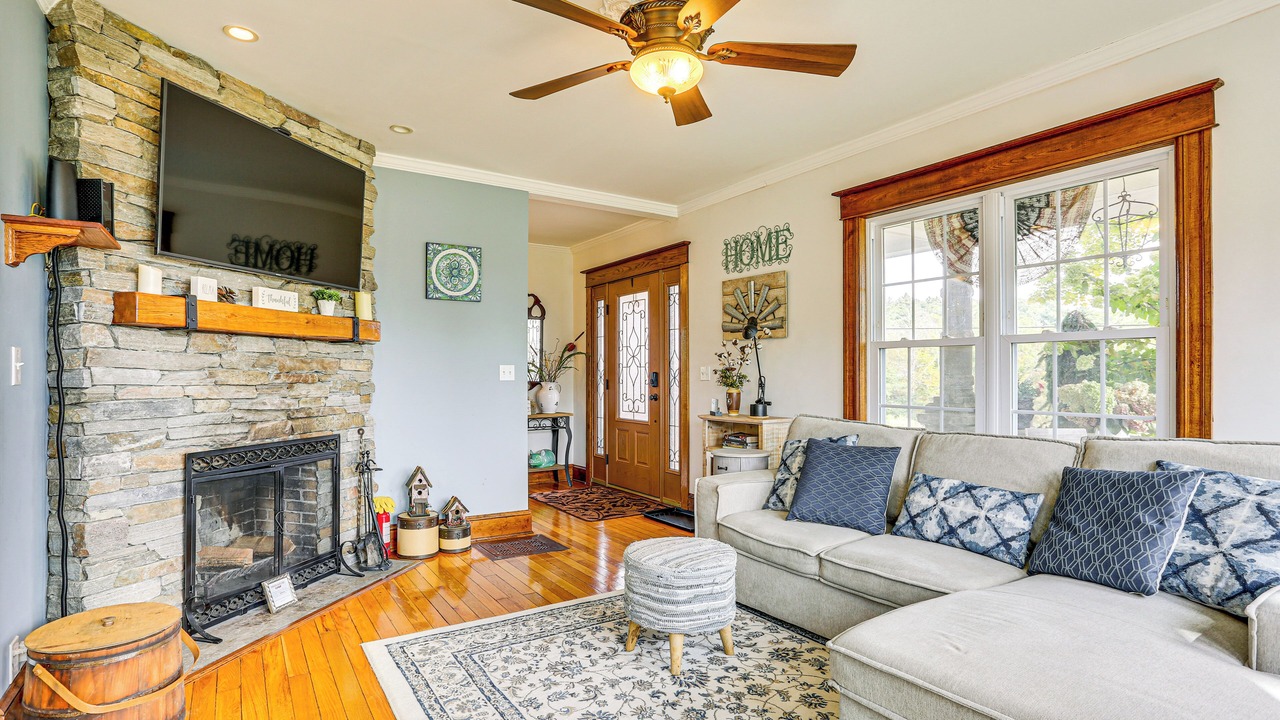 Photo of Others in Sparrow Bush