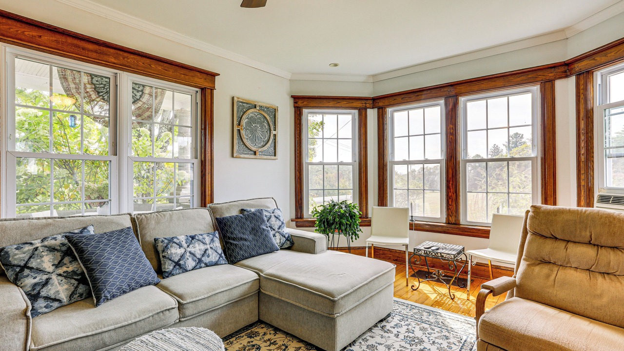 Photo of Livingroom in Sparrow Bush