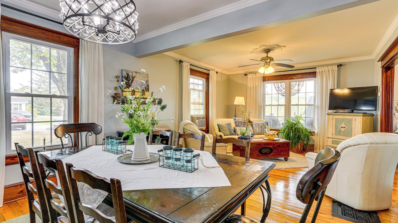 Photo of Others in Sparrow Bush