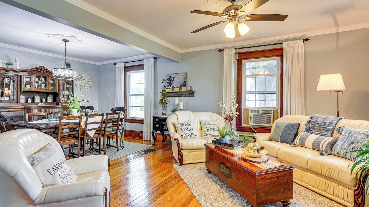 Photo of Others in Sparrow Bush