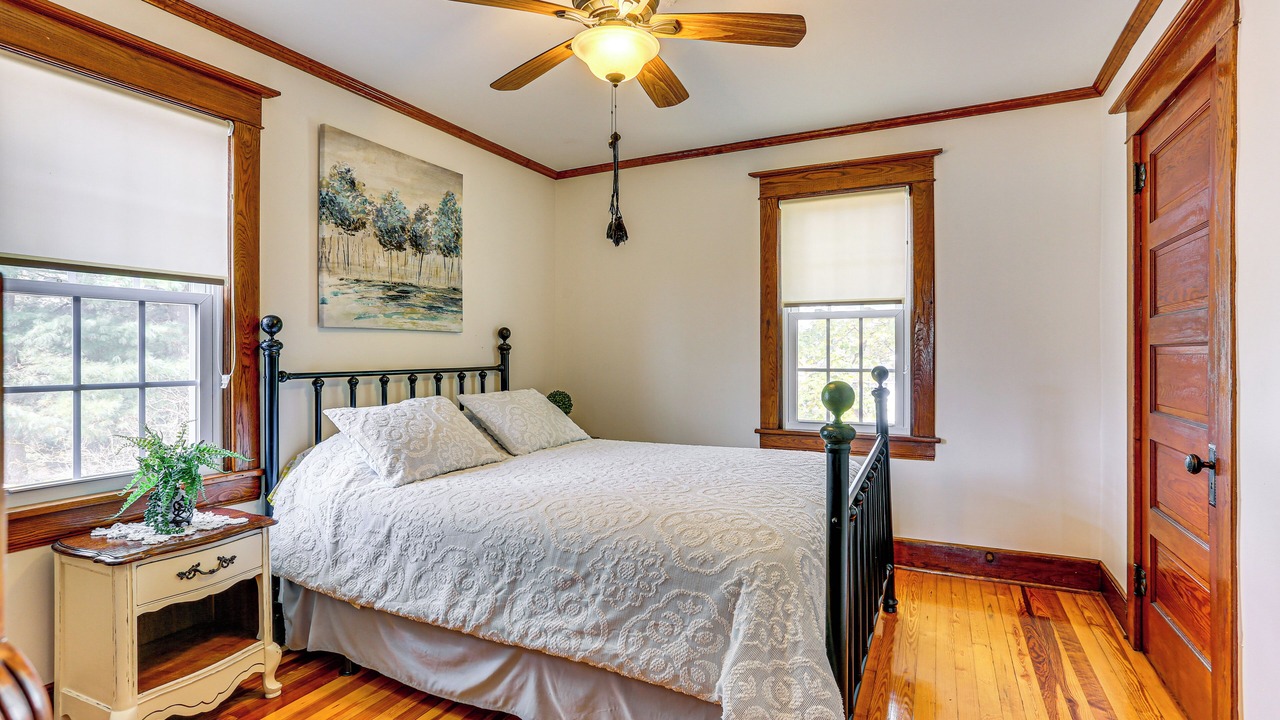 Photo of Others in Sparrow Bush