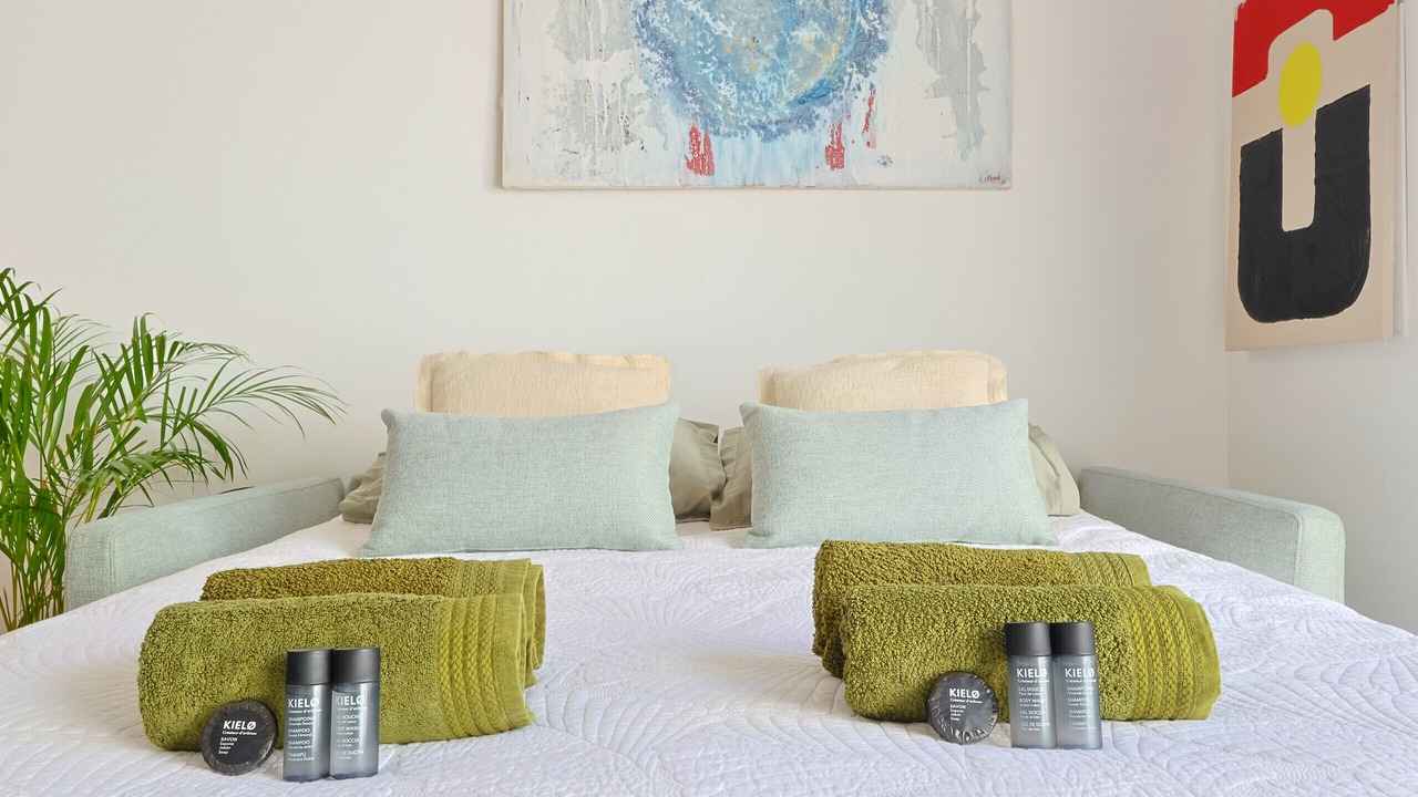 Photo of Bedroom in California - Pezou