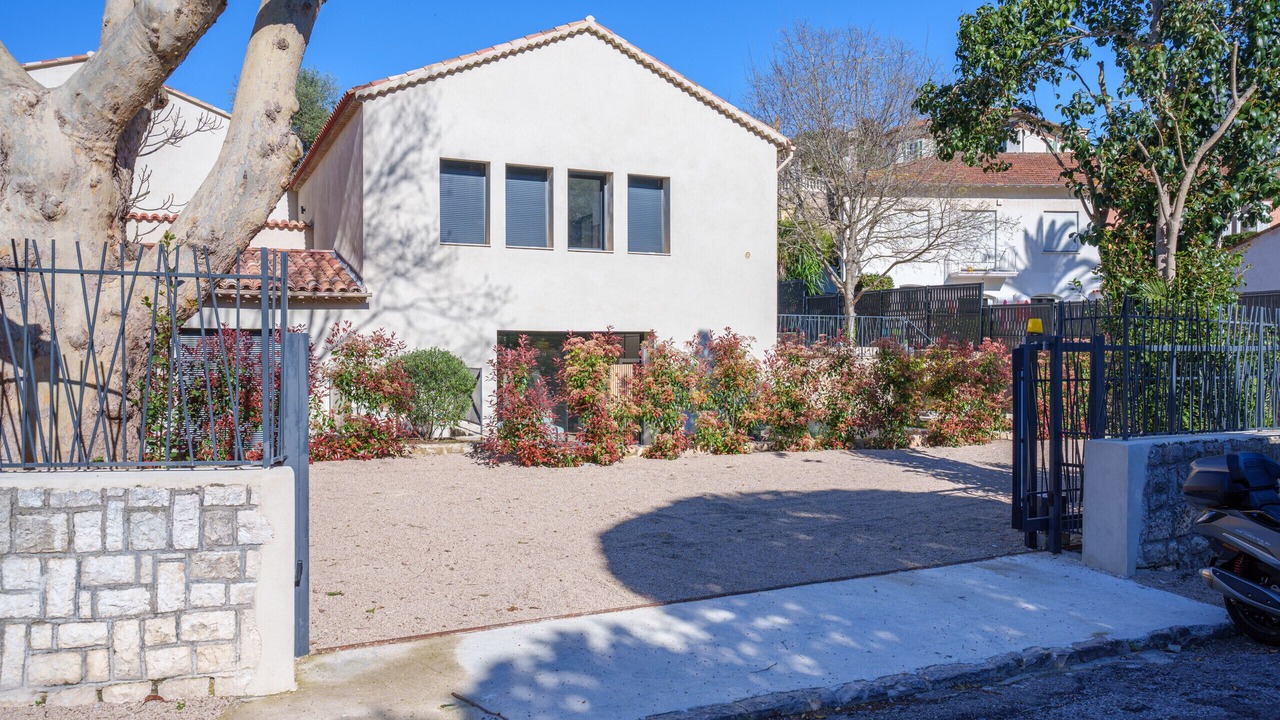Photo of Outdoor in California - Pezou