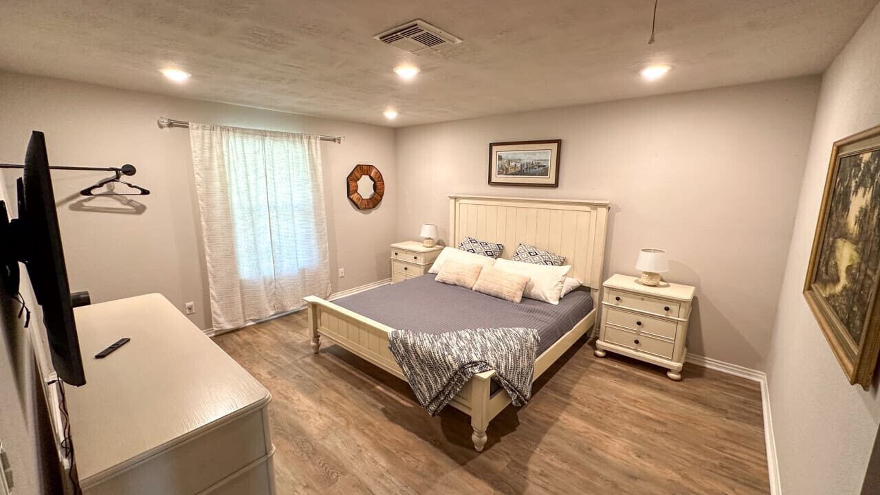 Photo of Bedroom in Oakhurst