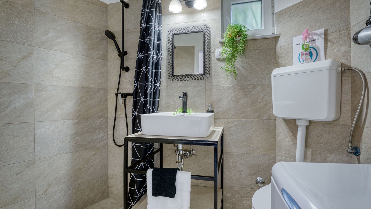 Photo of Bathroom in Ika