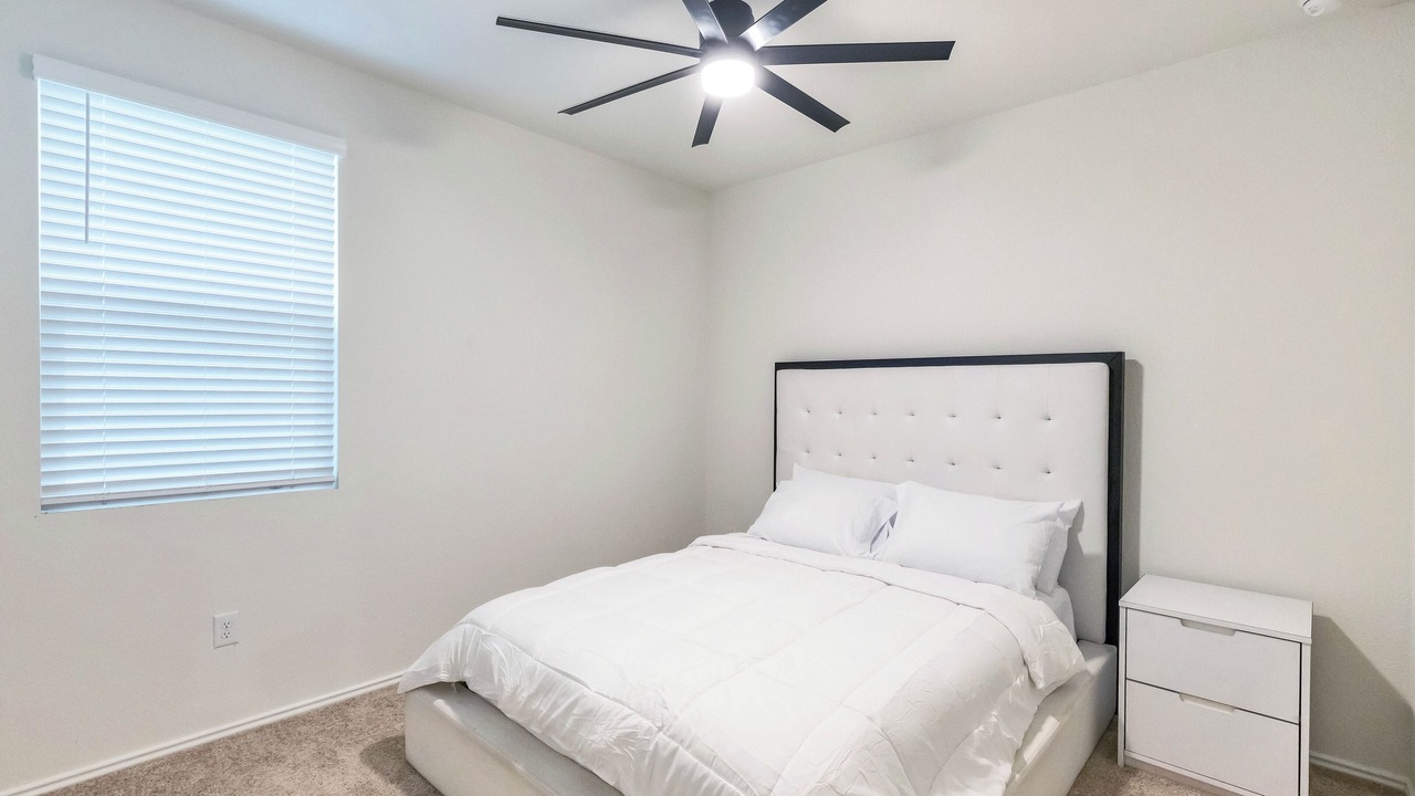 Photo of Bedroom in Manor