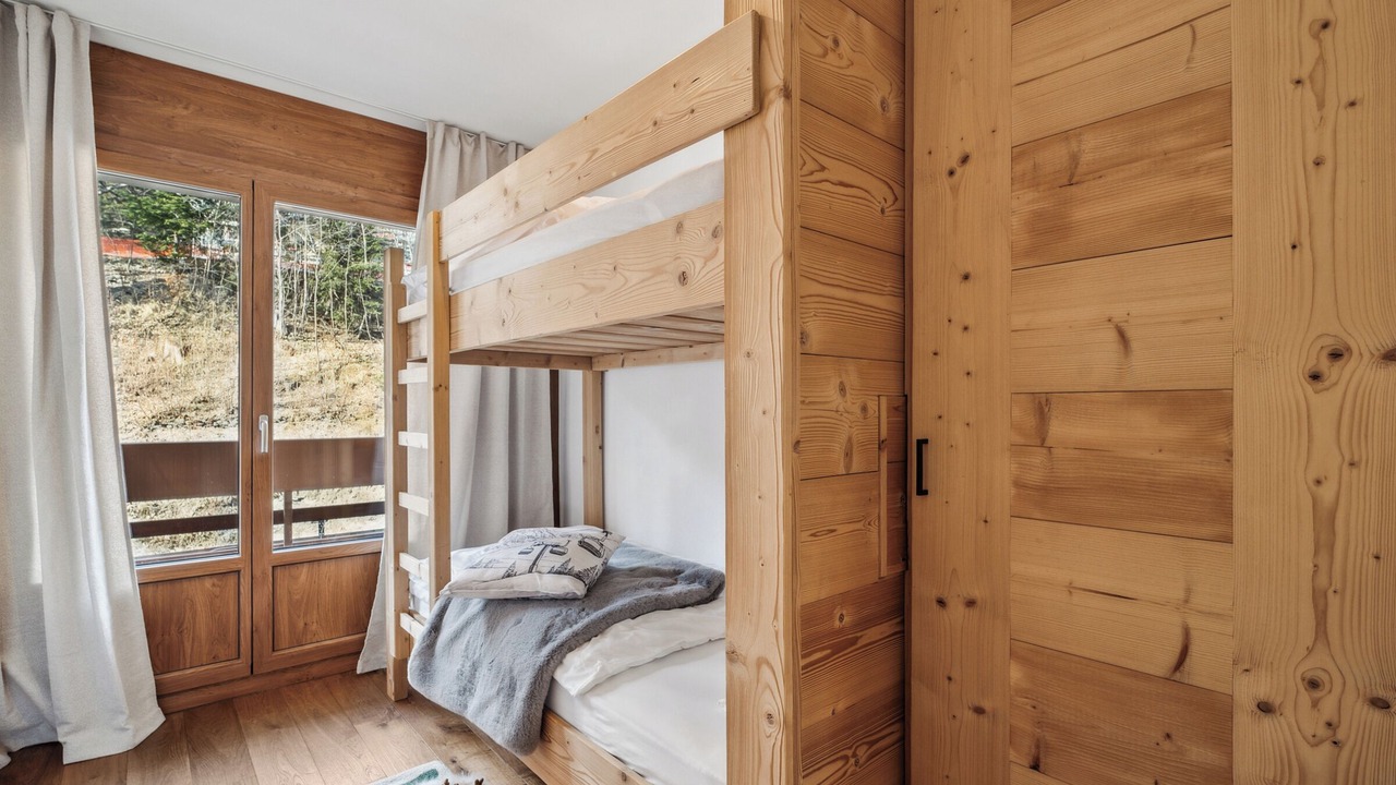 Photo of Bedroom in Noes