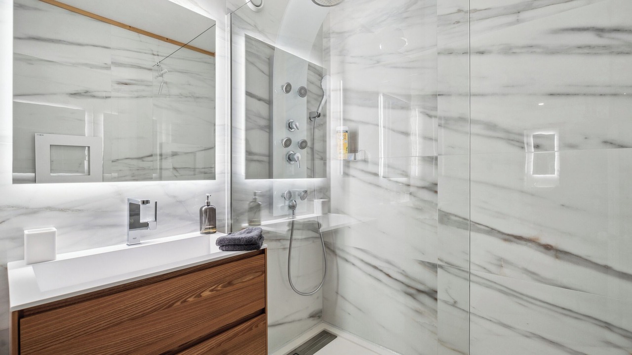 Photo of Bathroom in Noes