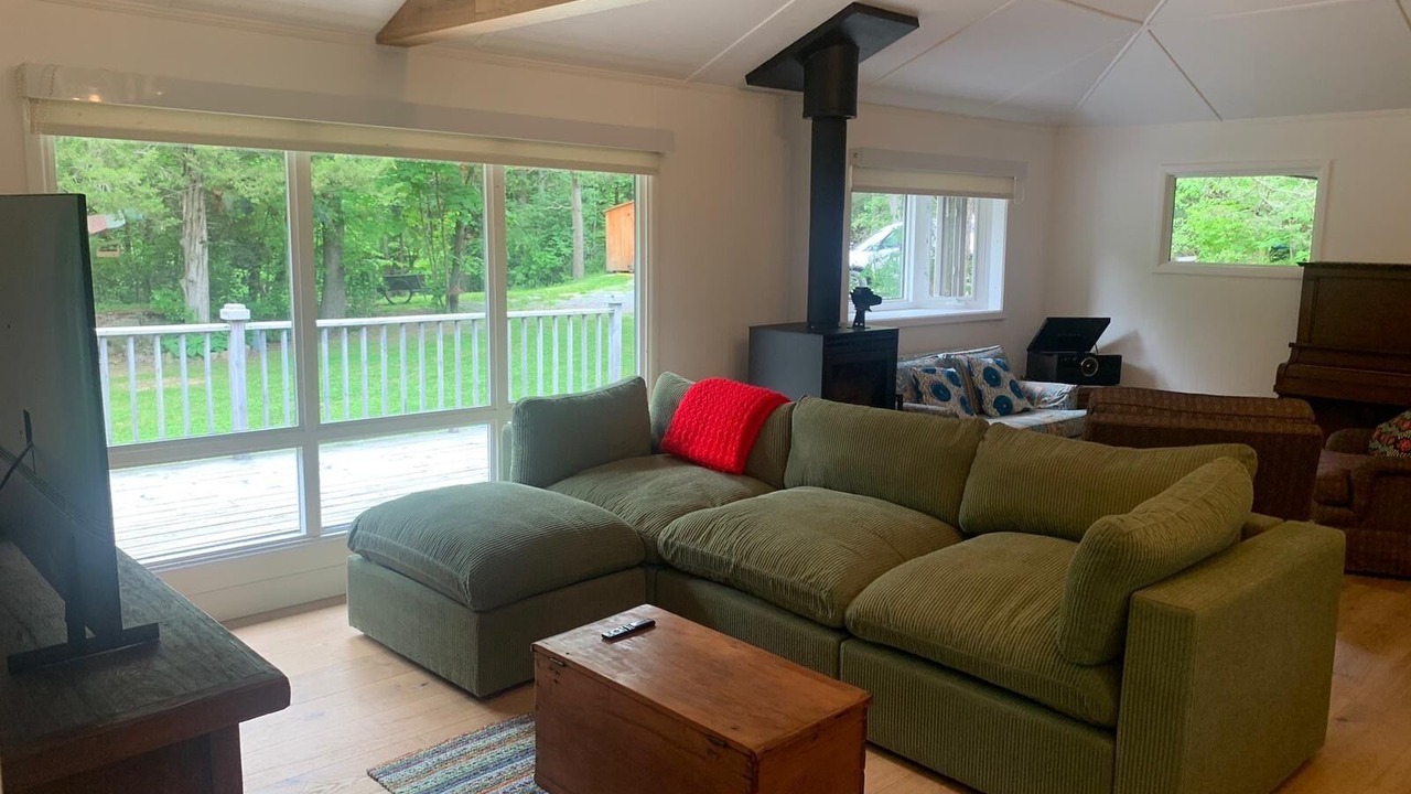 Photo of Livingroom in Frontenac