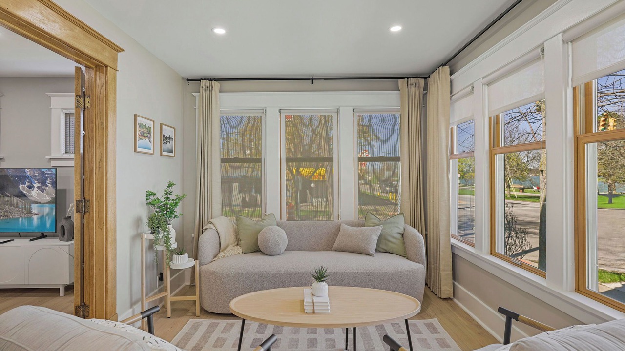 Photo of Livingroom in Tonawanda