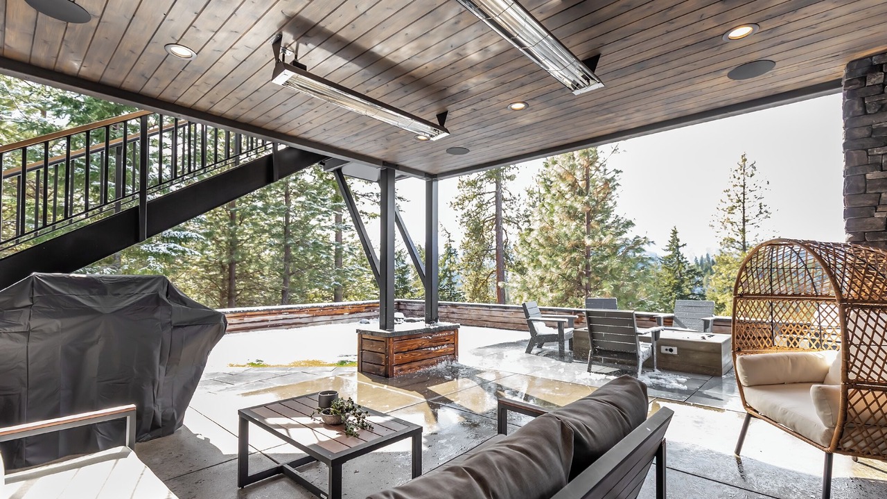 Photo of Outdoor in Roslyn