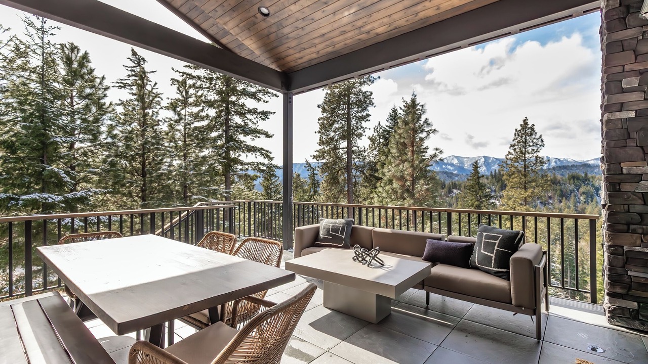 Photo of Outdoor in Roslyn