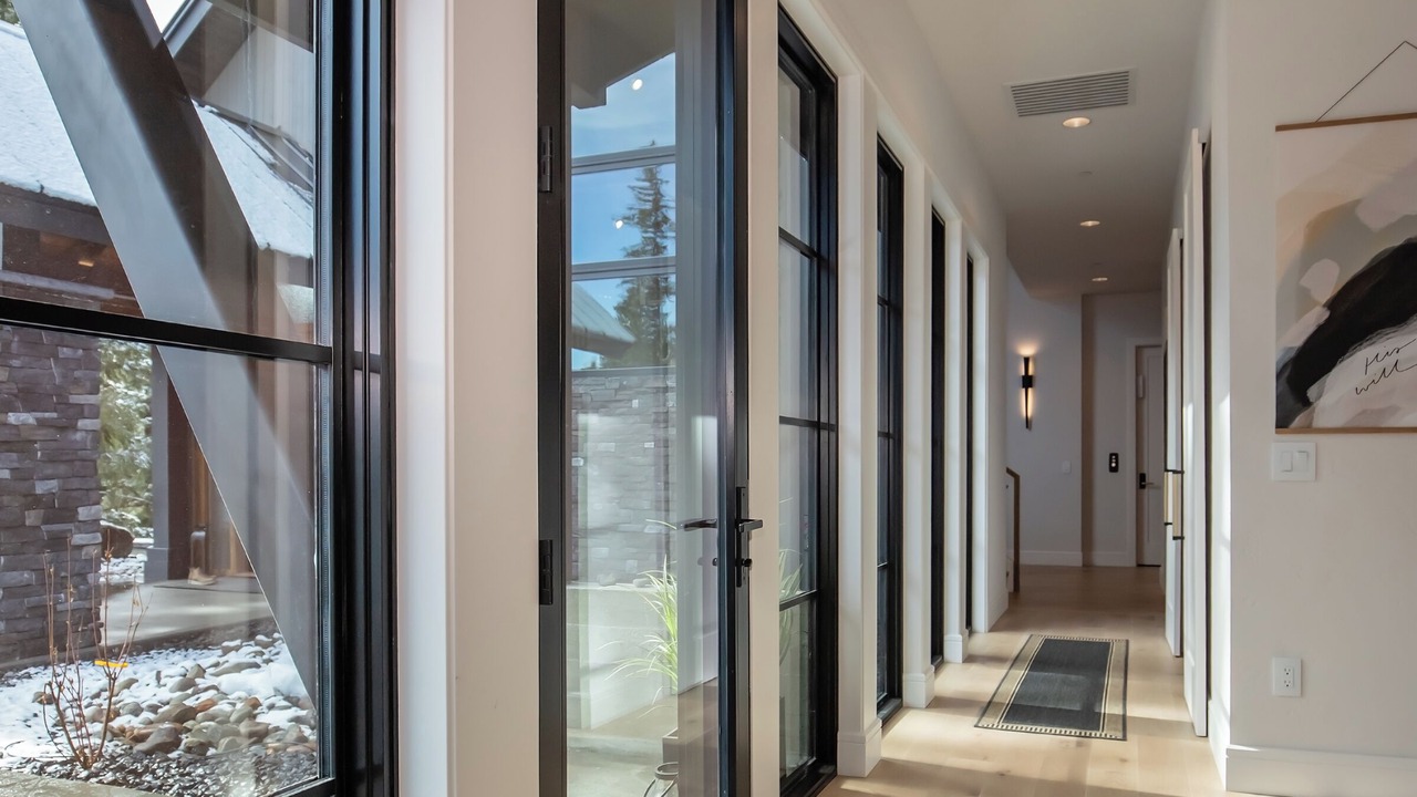 Photo of Others in Roslyn