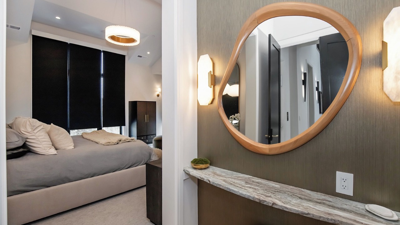 Photo of Bedroom in Roslyn