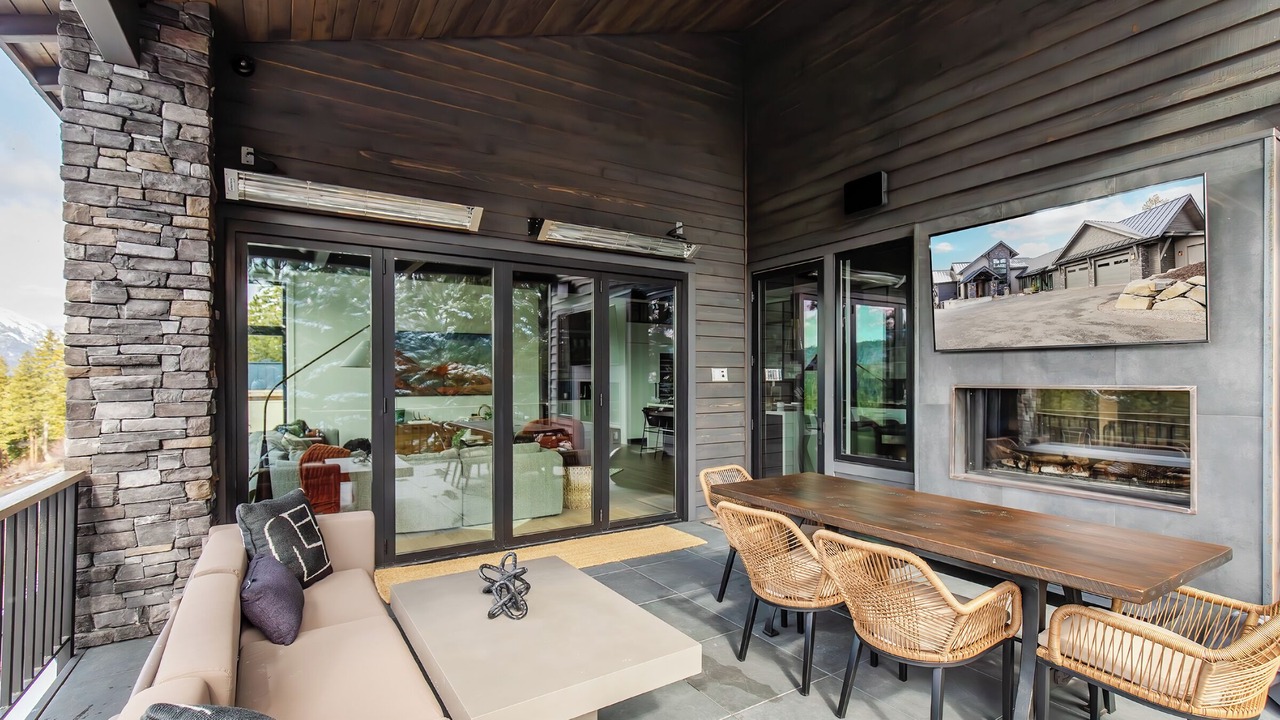 Photo of Outdoor in Roslyn