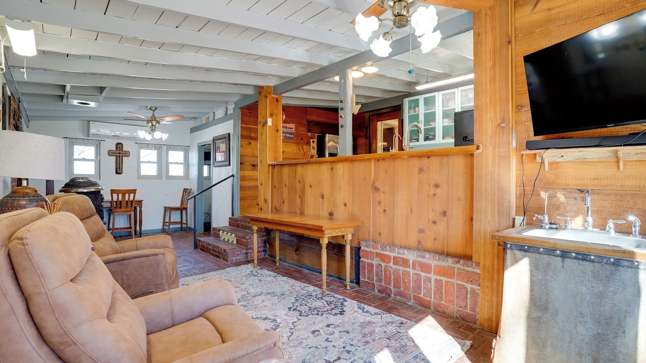Photo of Livingroom in Dennis