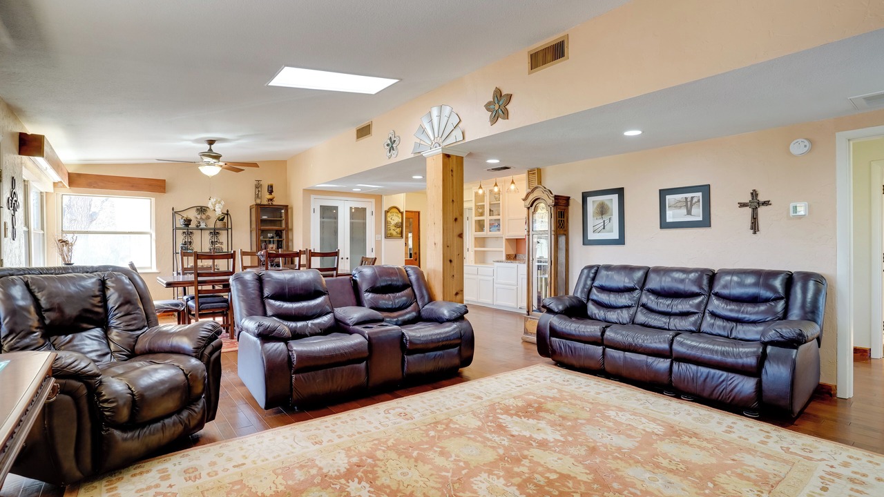Photo of Livingroom in Dennis