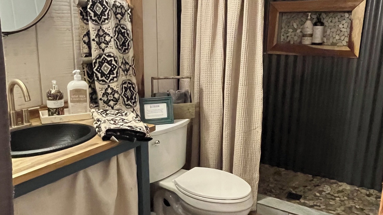 Photo of Bathroom in Readyville