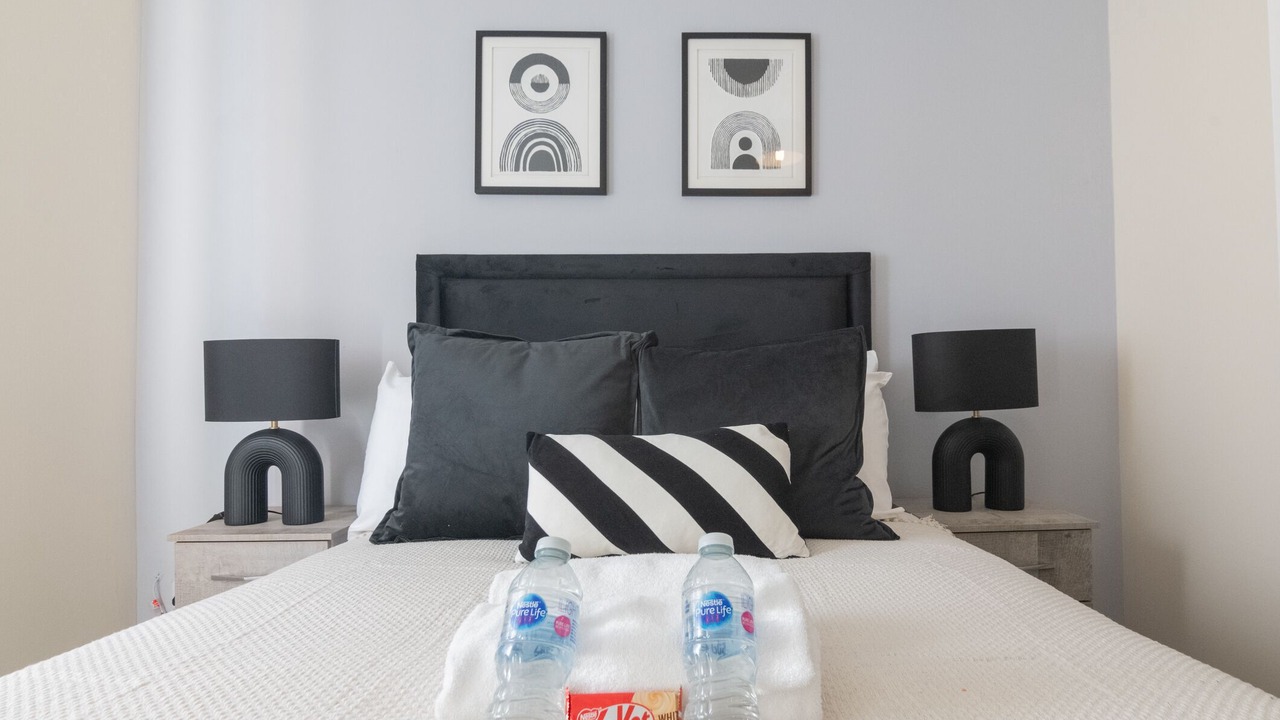 Photo of Others in Paisley