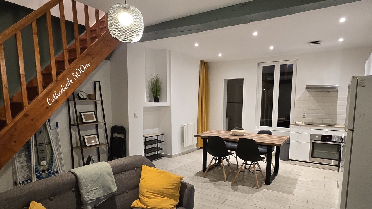 Photo of Others in Sens