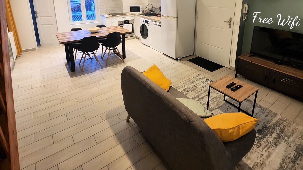 Photo of Others in Sens