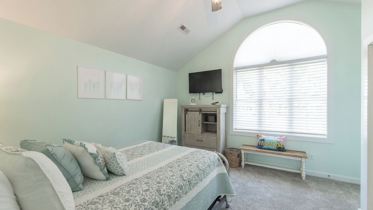 Photo of Bedroom in Grand Rivers