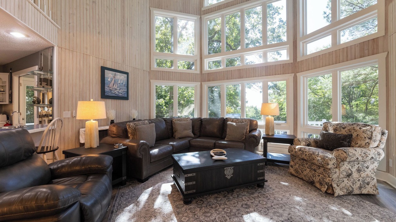 Photo of Livingroom in Grand Rivers