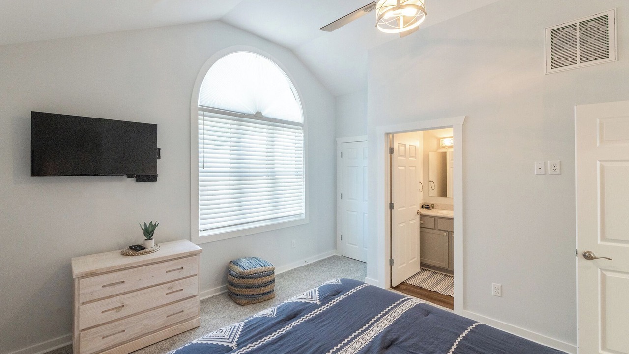 Photo of Bedroom in Grand Rivers