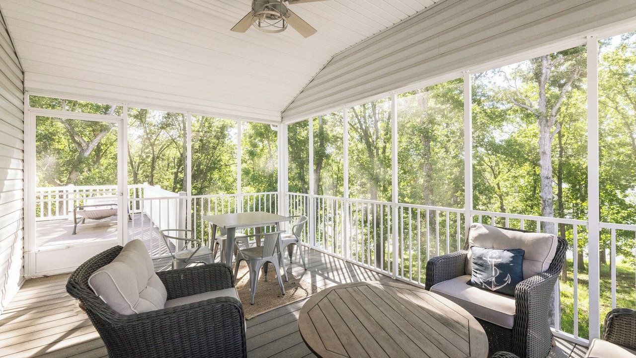 Photo of Patio Balcony in Grand Rivers