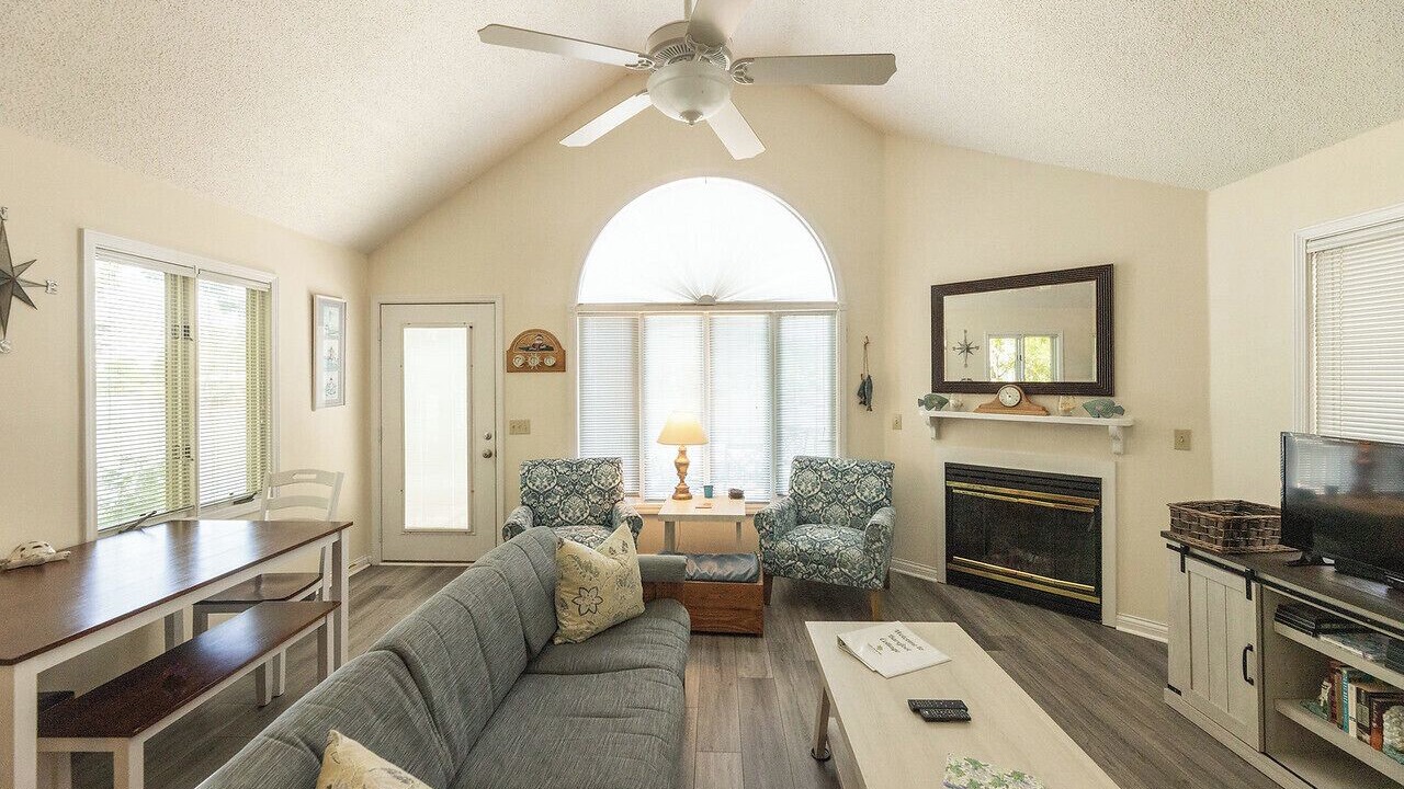 Photo of Livingroom in Grand Rivers