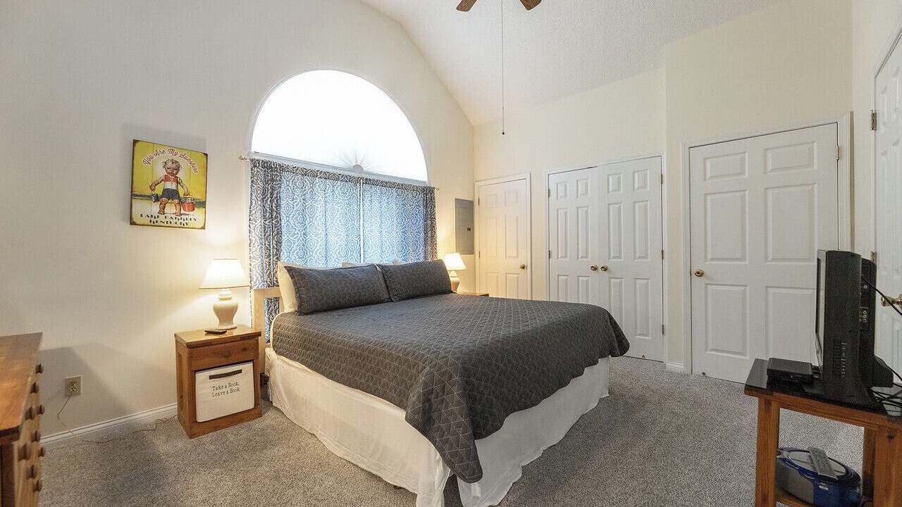 Photo of Bedroom in Grand Rivers