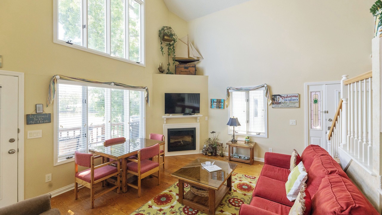 Photo of Livingroom in Grand Rivers