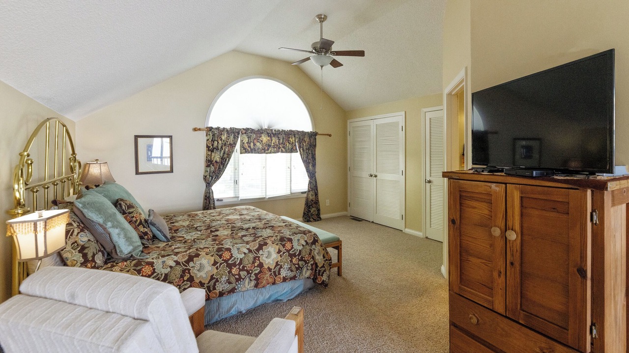 Photo of Bedroom in Grand Rivers