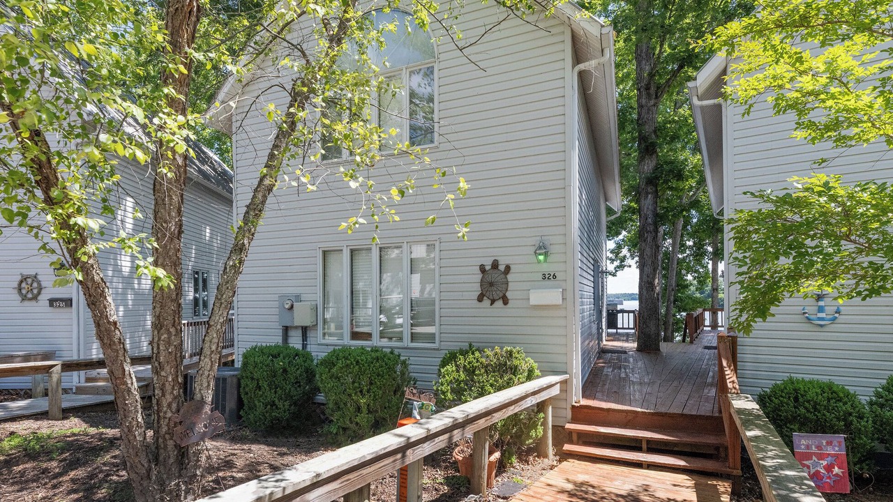 Photo of Patio Balcony in Grand Rivers