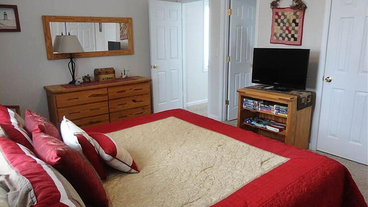 Photo of Bedroom in Grand Rivers