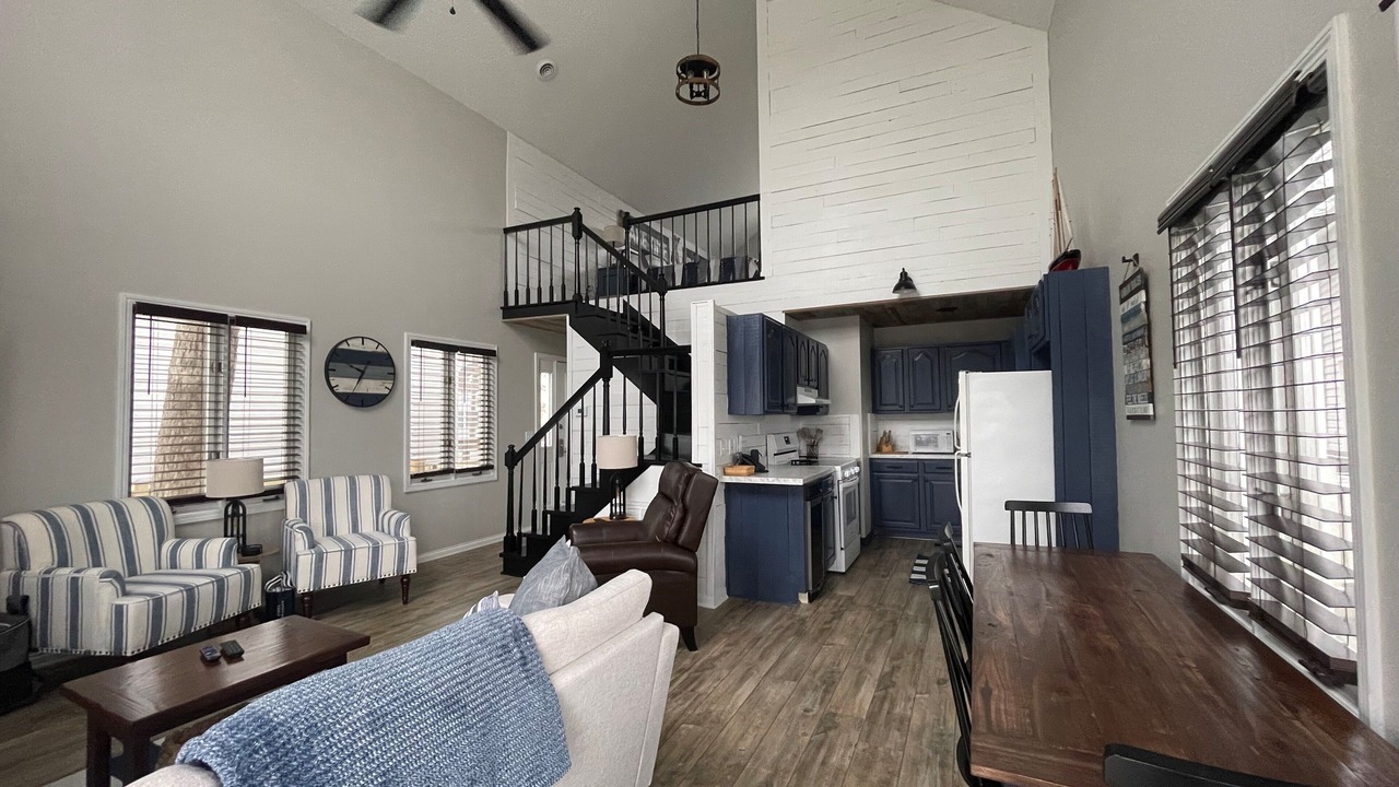 Photo of Livingroom in Grand Rivers