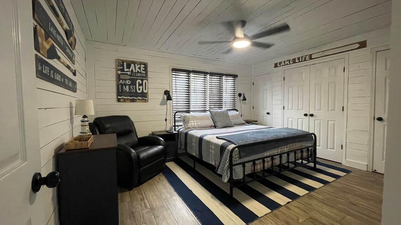 Photo of Bedroom in Grand Rivers