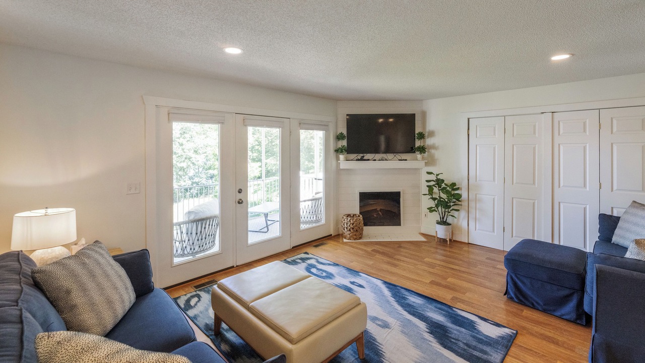 Photo of Livingroom in Grand Rivers