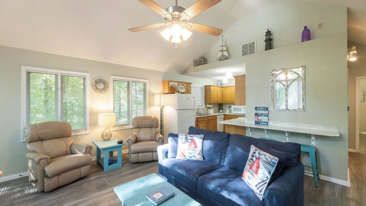 Photo of Livingroom in Grand Rivers