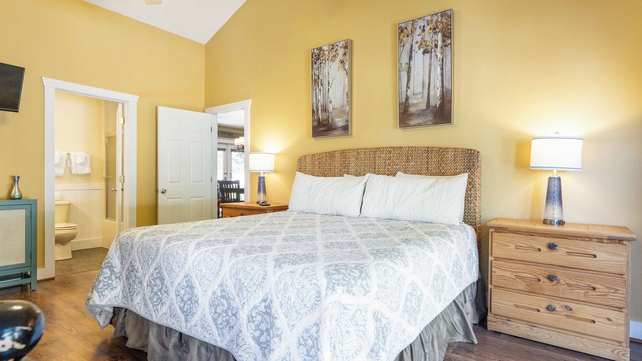 Photo of Bedroom in Grand Rivers