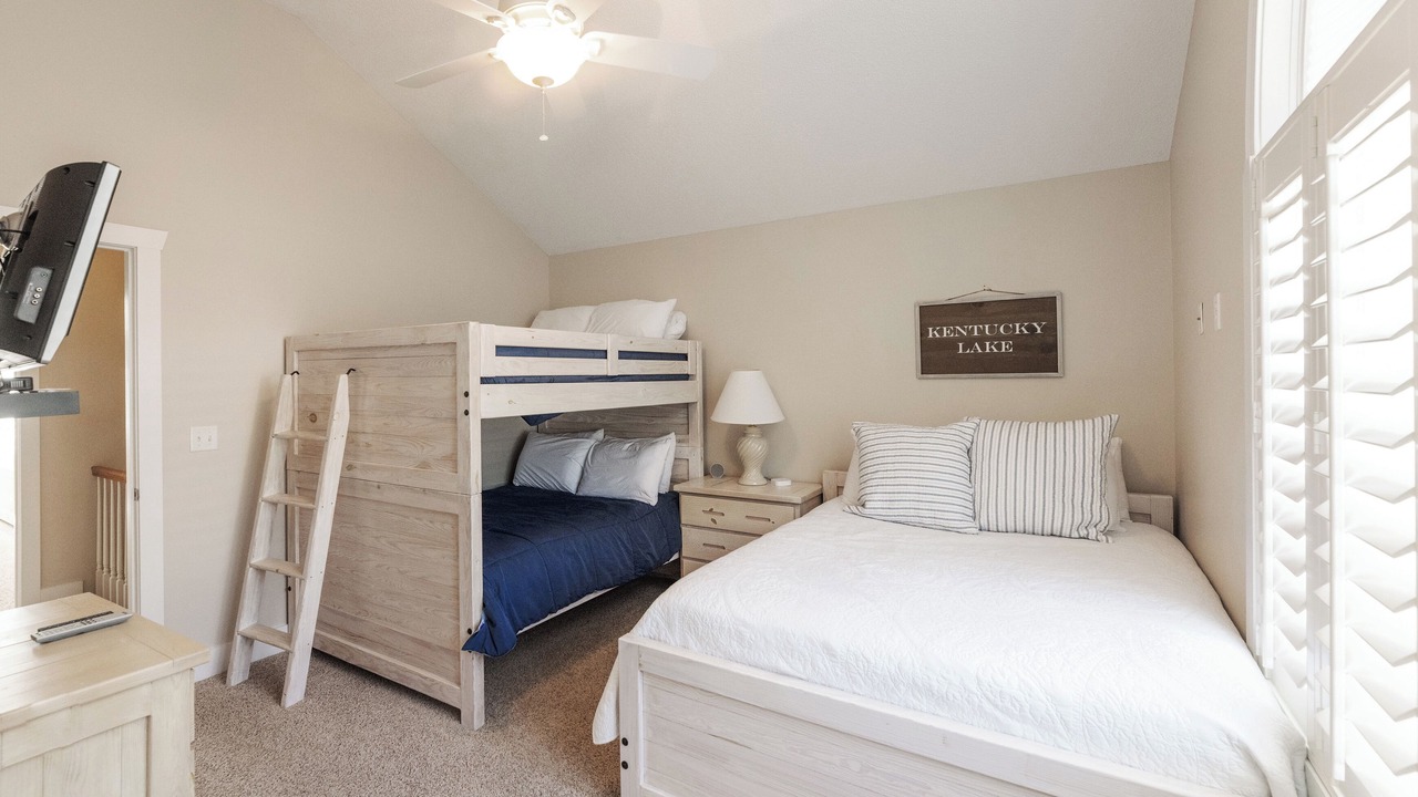 Photo of Bedroom in Grand Rivers