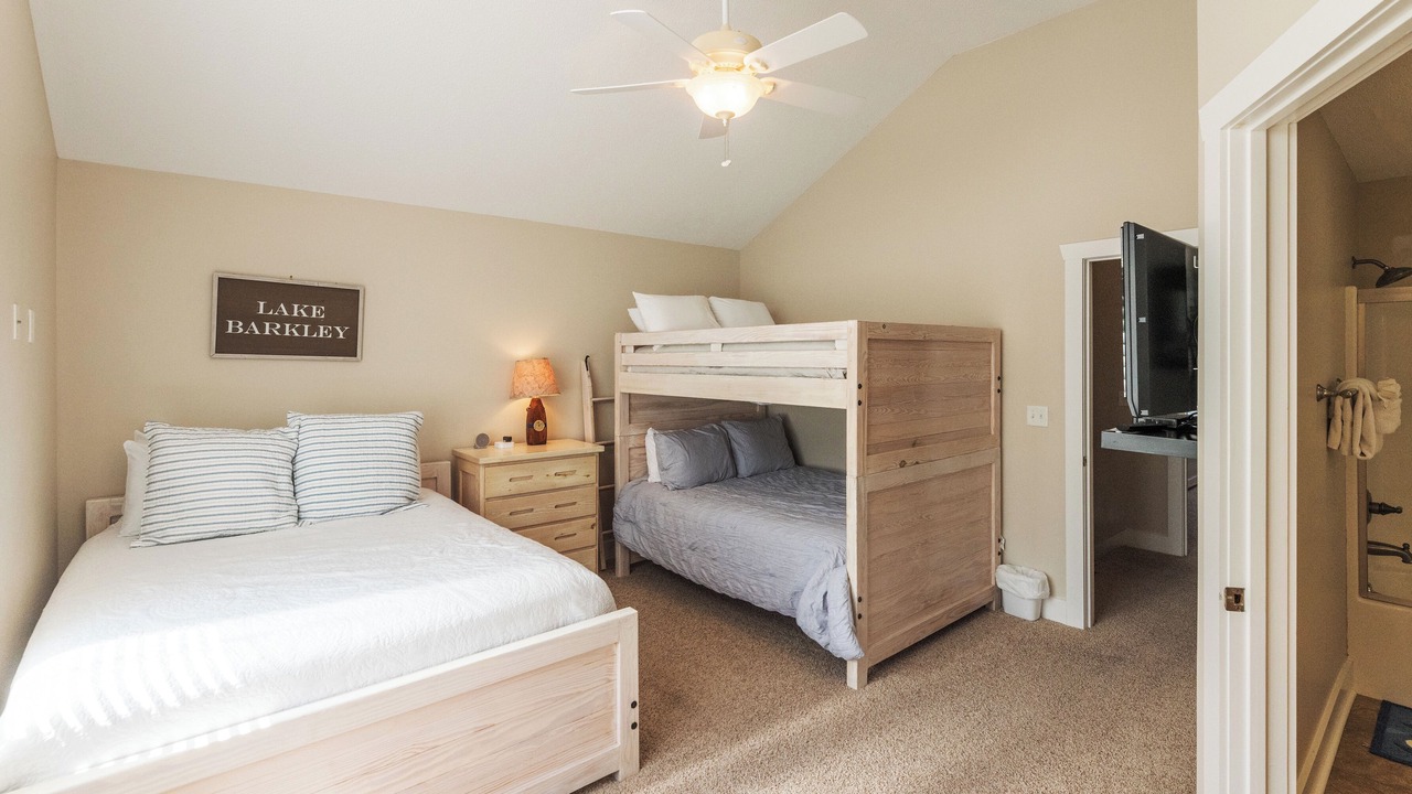 Photo of Bedroom in Grand Rivers